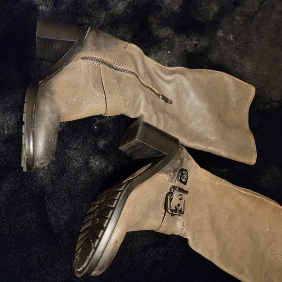 Vincent Camuto... Greenish tall boots - Picture 3 of 8